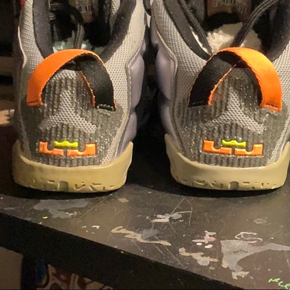 Nike LeBron 12 TD Flight 685185-080 Wolf Gray Bright Citrus Black 10c Toddler - Picture 2 of 7